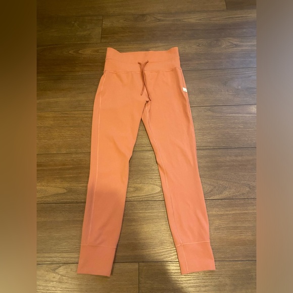 Vuori Daily Legging - Picture 10 of 12